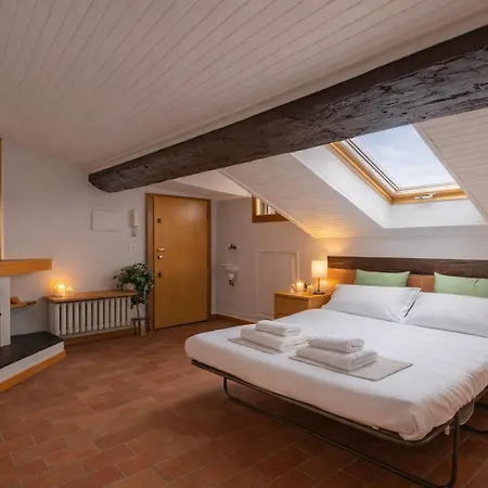 Design In Legno & Atmosfera Calda Bilocale 20m Dai Navigli Apartment