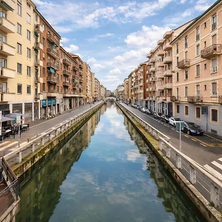 Design In Legno & Atmosfera Calda Bilocale 20m Dai Navigli Lejlighed